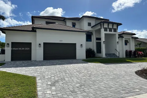 654 Bamboo Ct, Marco Island FL 34145