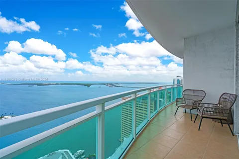 950 Brickell Bay Dr # 4510, Miami FL 33131