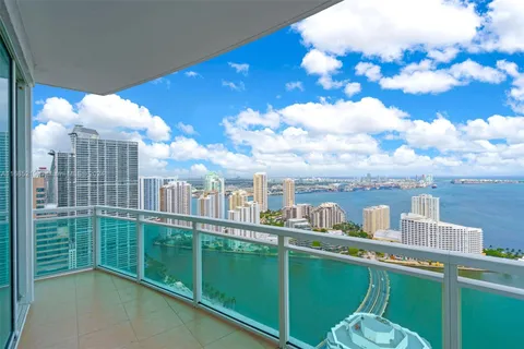 950 Brickell Bay Dr # 4510, Miami FL 33131