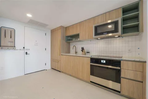 601 NE 1st # 4113, Miami FL 33132