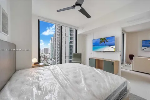 601 NE 1st # 4113, Miami FL 33132