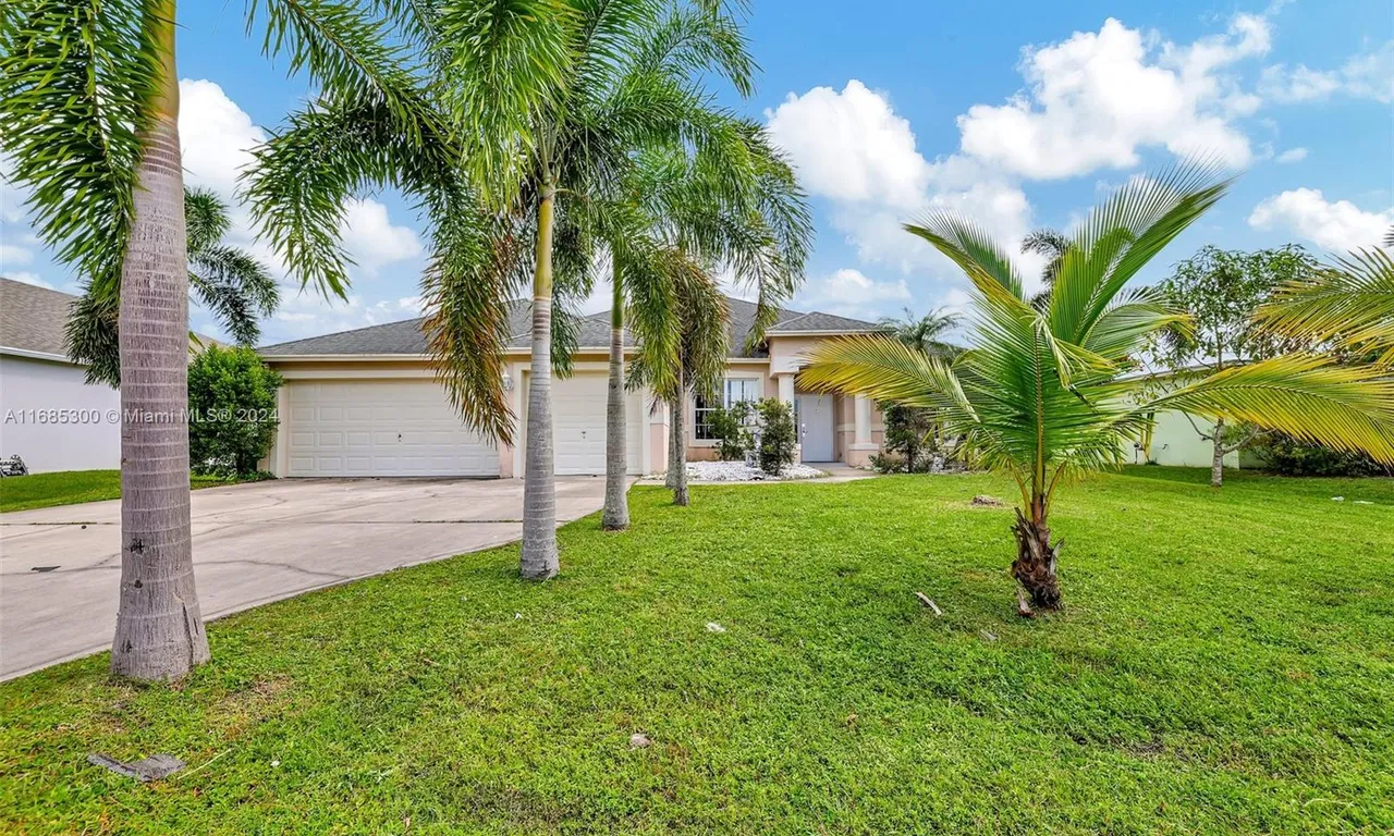 3273 SW Constellation Rd, Port St. Lucie FL 34953