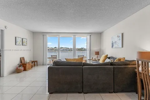 511 Bayshore Dr # 309, Fort Lauderdale FL 33304