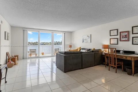 511 Bayshore Dr # 309, Fort Lauderdale FL 33304