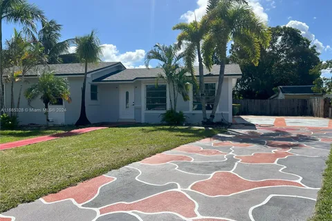 480 NW 16th St, Homestead FL 33030