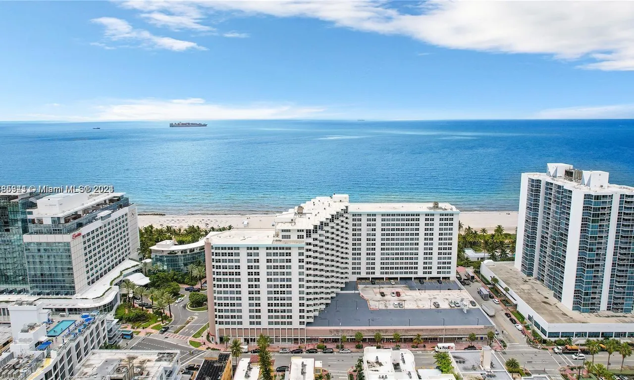 2899 Collins Ave # 1042, Miami Beach FL 33140