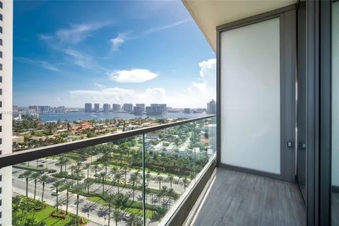 18975 Collins Ave # 1404, Sunny Isles Beach FL 33160