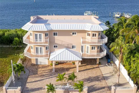 112 N Bounty Ln, Key Largo FL 33037