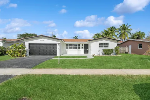 617 S Crescent Dr, Hollywood FL 33021