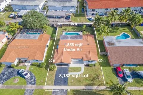 617 S Crescent Dr, Hollywood FL 33021