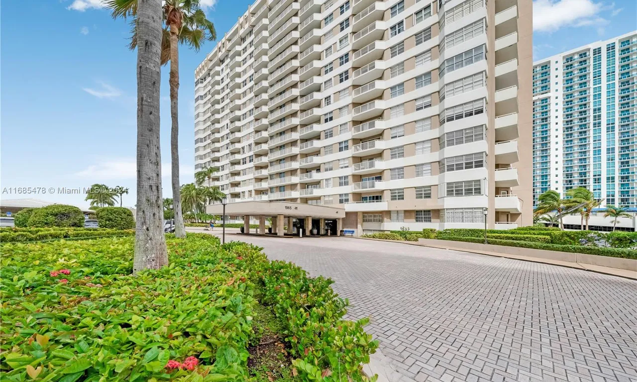 1965 S Ocean Dr # 17H, Hallandale Beach FL 33009