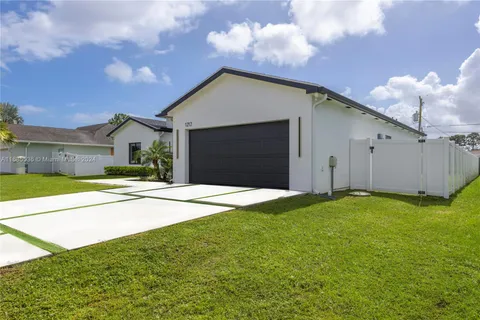 1212 SW Minyo Ave, Port St. Lucie FL 34953