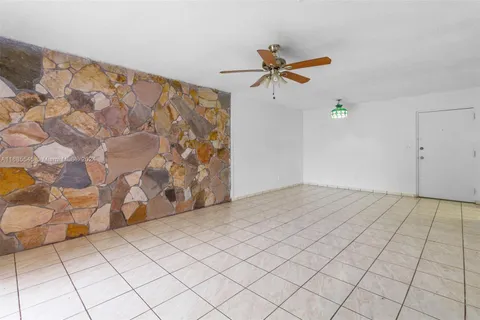 8405 NW 8th St # 310, Miami FL 33126