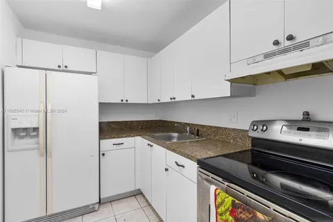 8405 NW 8th St # 310, Miami FL 33126