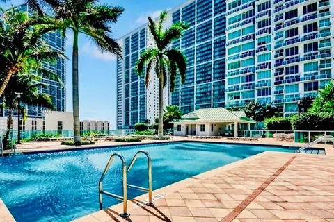 41 SE 5th St # 808, Miami FL 33131