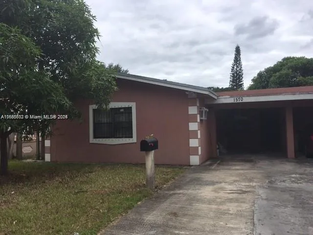 1570 NW 127th St, North Miami FL 33167