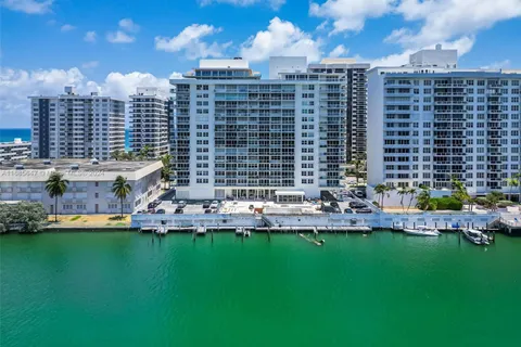 5750 Collins Ave # 5A, Miami Beach FL 33140