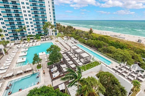 2301 Collins Ave # 811, Miami Beach FL 33139
