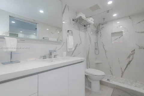 2301 Collins Ave # 811, Miami Beach FL 33139