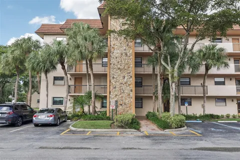 4960 E Sabal Palm Blvd # 201, Tamarac FL 33319