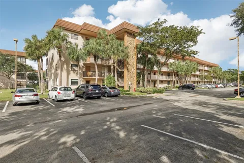 4960 E Sabal Palm Blvd # 201, Tamarac FL 33319