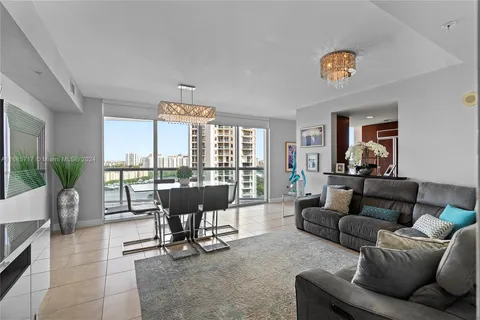 19400 Turnberry Way # 1132, Aventura FL 33180