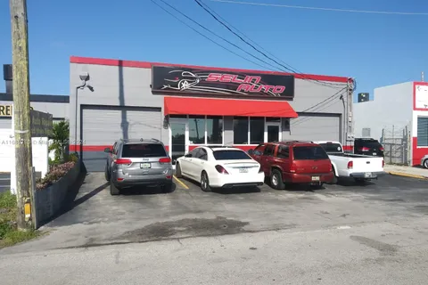 707 N Dixie Hwy, Hallandale Beach FL 33009