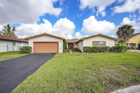 10755 NW 40th St, Coral Springs FL 33065