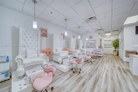 Nail Salon For Sale In Oakland Park Blvd Near Sunrise, Oakland Park FL 33351