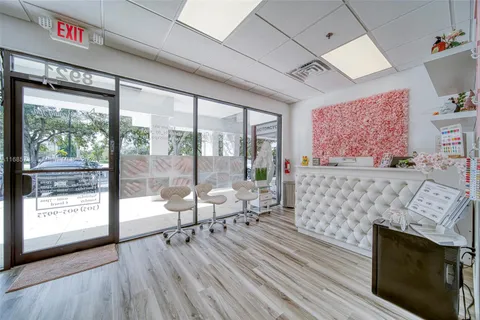 Nail Salon For Sale In Oakland Park Blvd Near Sunrise, Oakland Park FL 33351