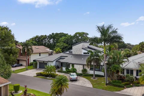 853 W Coco Plum Cir, Plantation FL 33324