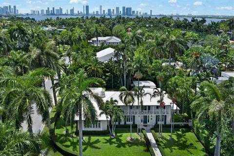 2500 Lake Avenue, Miami Beach FL 33140