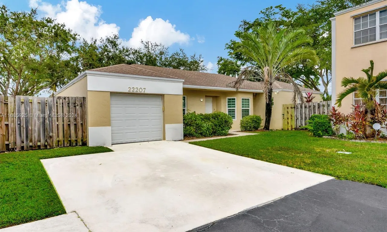 22207 SW 97th Ct, Cutler Bay FL 33190