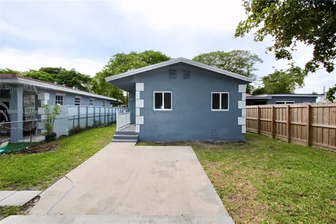 2290 NW 51st Ter, Miami FL 33142