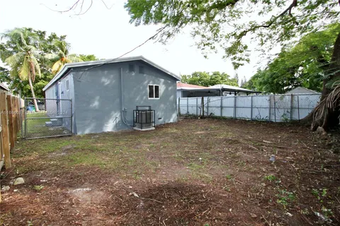 2290 NW 51st Ter, Miami FL 33142