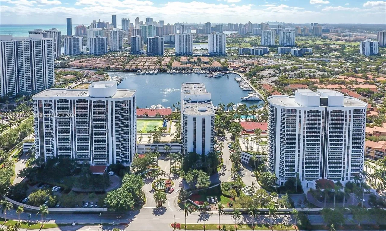 3610 Yacht Club Dr # 605, Aventura FL 33180