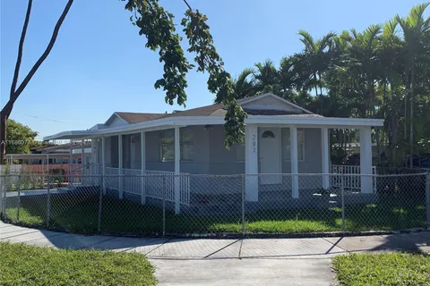 297 NW 60th Ave, Miami FL 33126