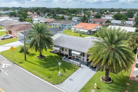 4807 Mainland Dr, Tamarac FL 33319