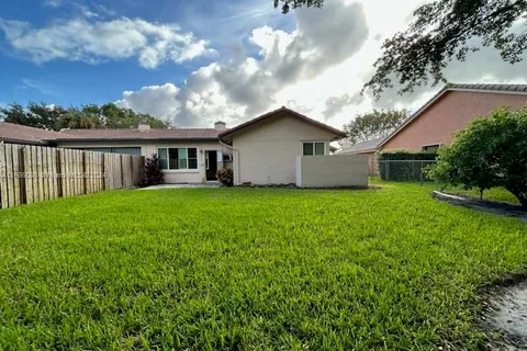 3040 NW 116th Ave, Coral Springs FL 33065