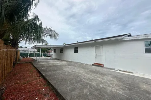 655 NW 2nd St, Florida City FL 33034
