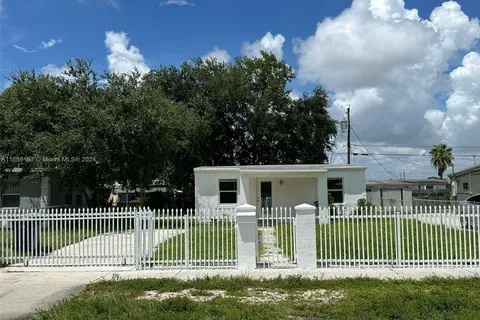 2381 Rutland St, Opa-Locka FL 33054