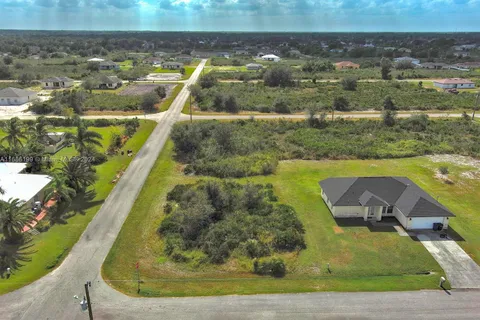 2701 72nd St W, Lehigh Acres FL 33971