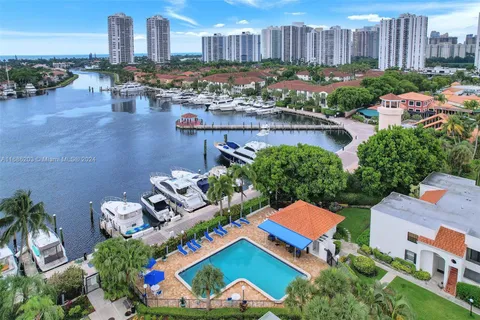 3571 Magellan Cir # 4, Aventura FL 33180