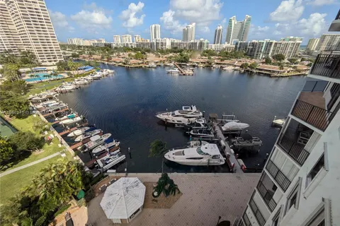 300 Three Islands Blvd # 109, Hallandale Beach FL 33009