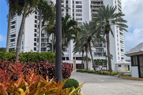 300 Three Islands Blvd # 109, Hallandale Beach FL 33009