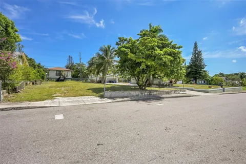 830 S Ridge St, Lake Worth FL 33460