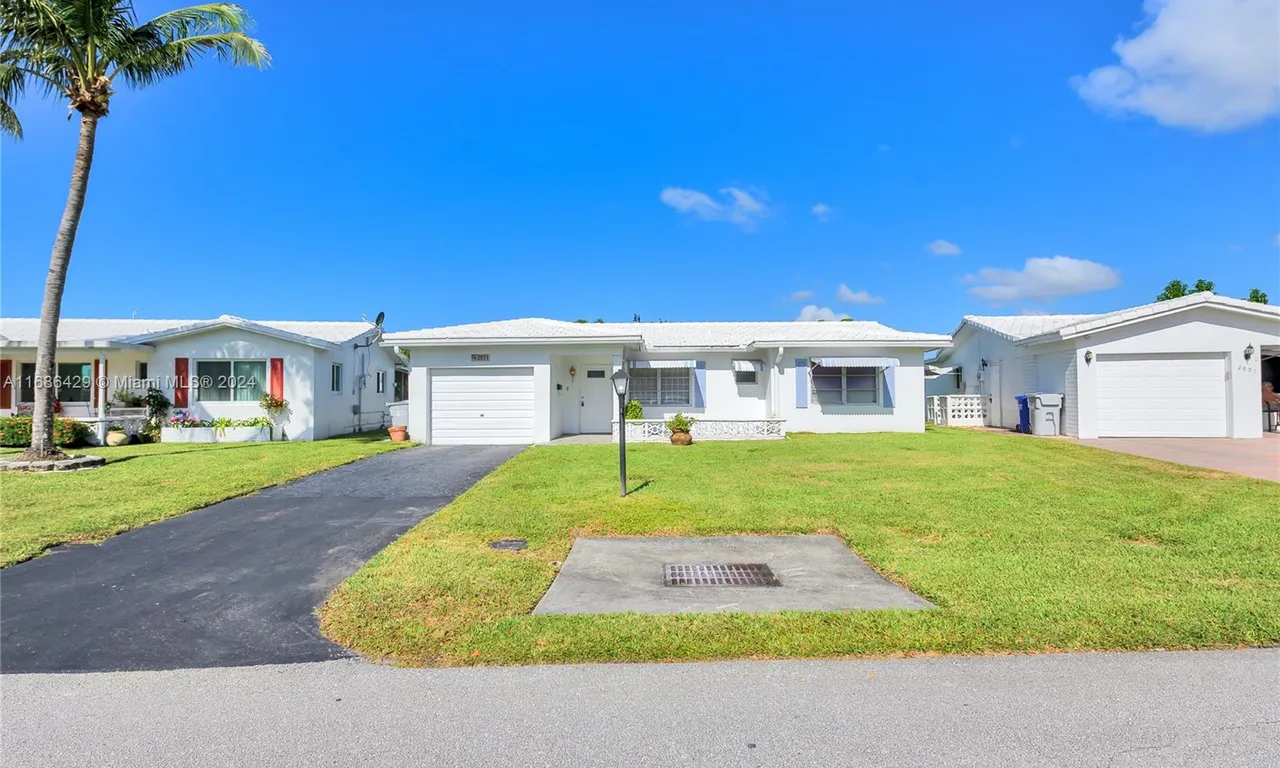 2851 W Golf Blvd, Pompano Beach FL 33064