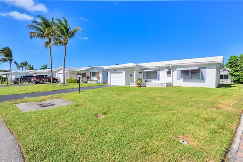 2851 W Golf Blvd, Pompano Beach FL 33064