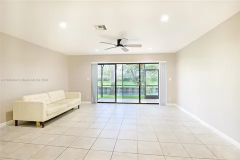 4801 NW 82nd Ave # 1107, Lauderhill FL 33351