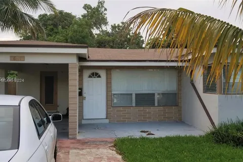 6711 SW 28th Ct, Miramar FL 33023